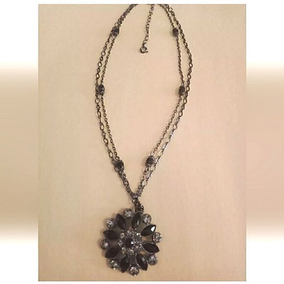 Vintage Chain And Beaded With Drop Pendant Of Black And Smoke Rhinestones - Picture 2 of 3